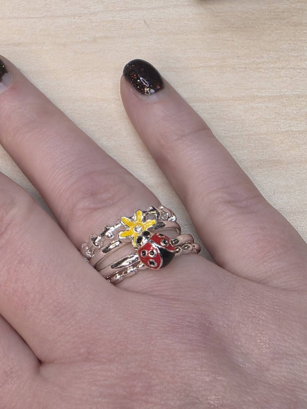 NIB Avon Lucky Lady Ring Set Size 8 Ladybug Flower Stackable